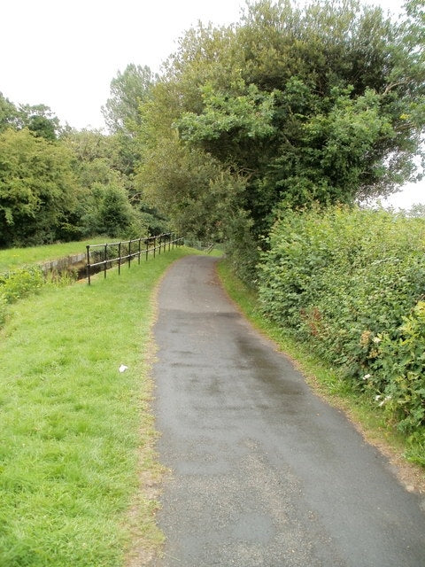 Photo 6x4 Canal path approaches Bottom Lock railings Croes-y-mwyalch Head c2010