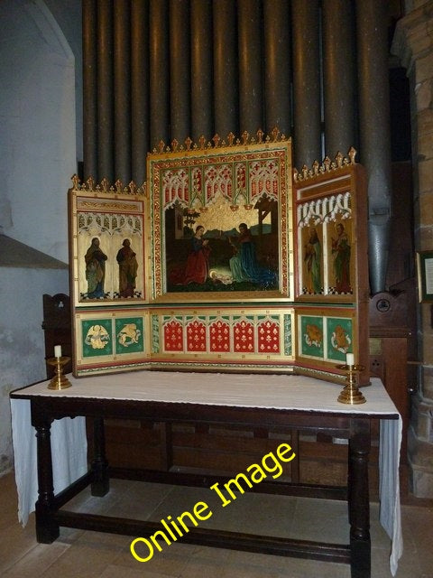 Photo 6x4 St Mary, Horsham: devotional area Horsham\/TQ1731 c2010