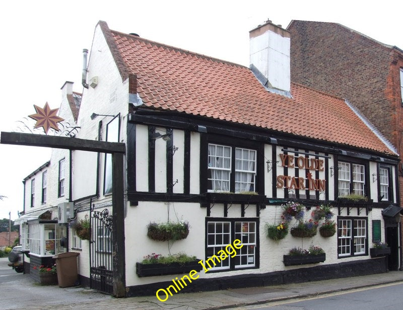 Photo 6x4 Ye Olde Star Inn, Westgate, Bridlington c2010