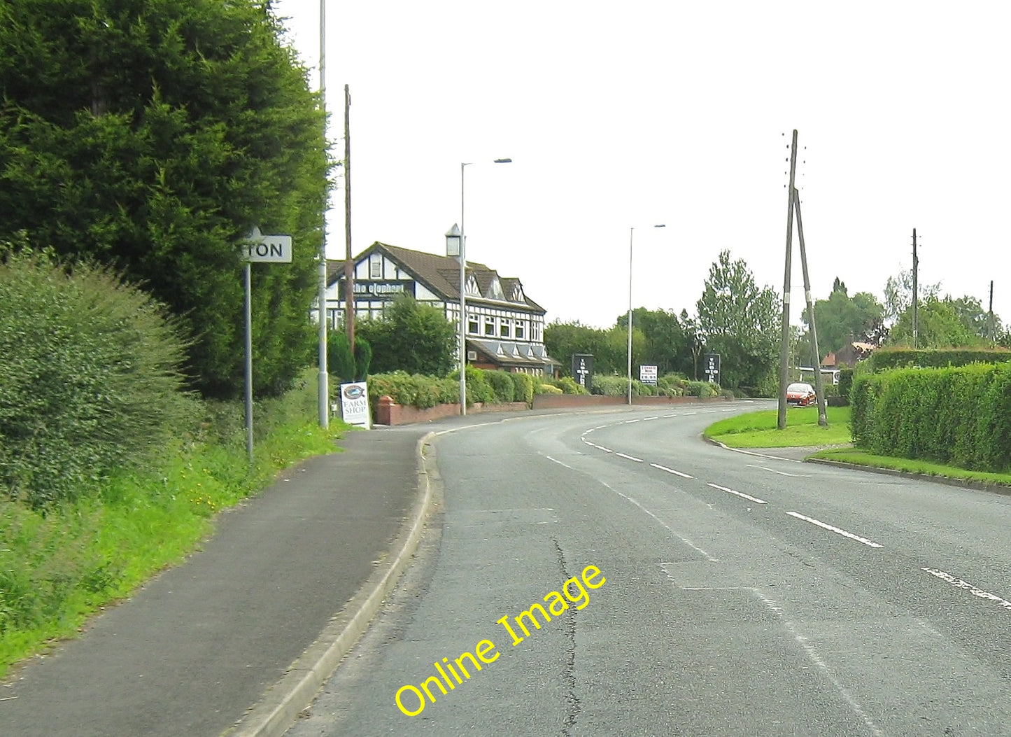 Photo 6x4 Euxton boundary on the A581 Ulnes Walton\/SD5019 The Elephant r c2010