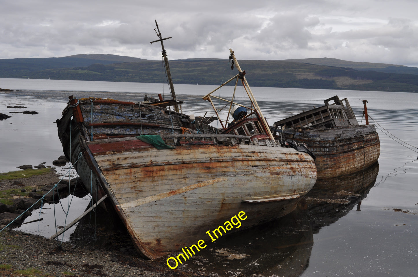 Photo 6x4 Abandoned, sinking boats at Salen c2010