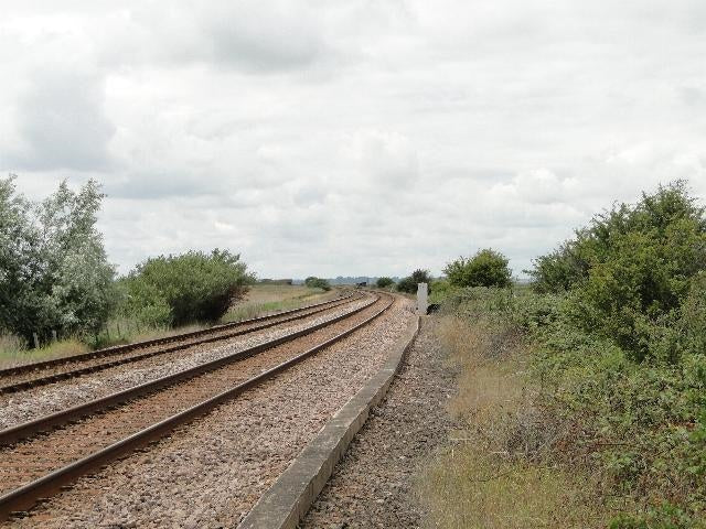 Photo 6x4 Railway line to Acle Great Yarmouth Taken from just west of Gre c2010