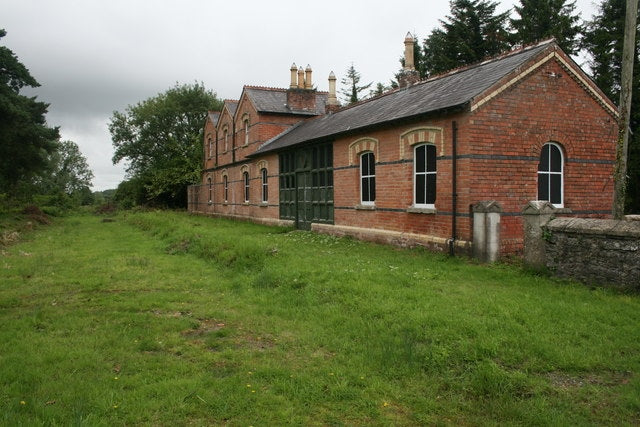 Photo 6x4 Mohill Railway Station (Disused) Maothail The narrow gauge Cava c2010