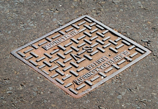 Photo 6x4 Glenfield & Kennedy fire hydrant cover, Belfast Beal Feirste Fi c2010