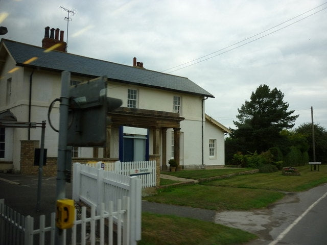 Photo 6x4 Entering Bempton station Taken from the Hull to Scarborough tra c2010