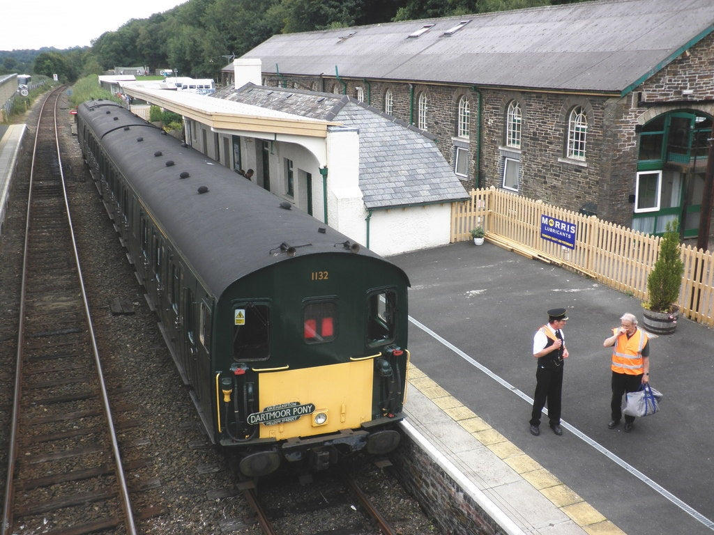 Photo 6x4 Train for Meldon, waits for the off, at Okehampton  c2010