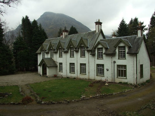 Photo 6x4 Glen Doll Lodge Acharn\/NO2876 Originally, a Victorian shooting c2009