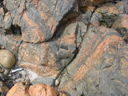 Photo 6x4 Lewisian Gneiss 2 Baile M\u00f2r A close-up of the contorted ba c2010