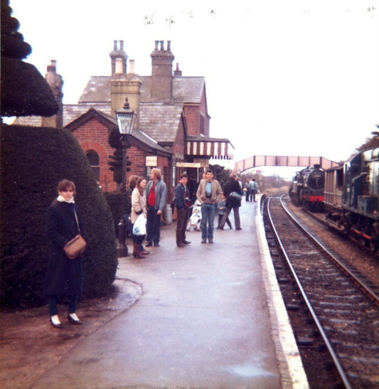 Photo 6x4 Ropley Railway Station, Hampshire Ropley Dean On the Mid-Hants  c1986