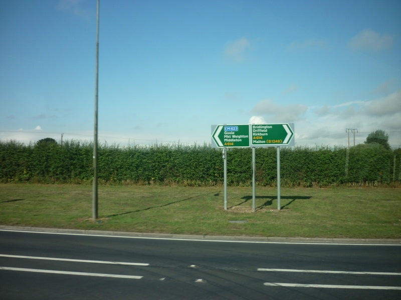 Photo 6x4 The joining of roads Bainton\/SE9652 Station Road B1248 joins t c2010