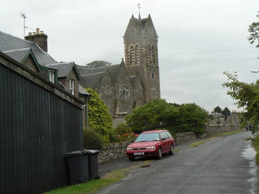 Photo 6x4 Newtyle church Newtyle\/NO2941 Seen from the Kirkton end. c2010