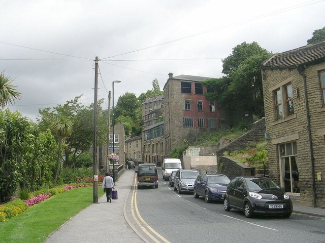 Photo 6x4 Station Road - viewed from Town Gate Holmfirth  c2010