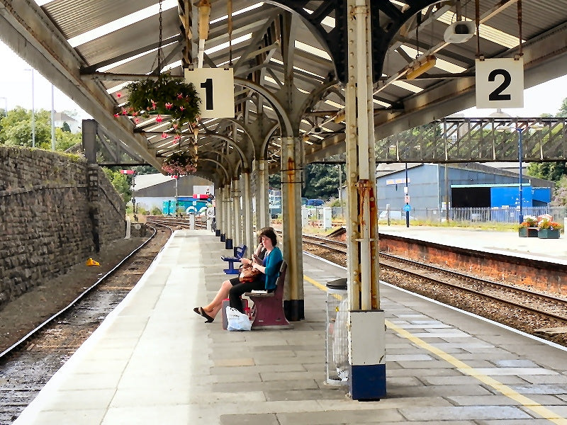 Photo 6x4 Truro Station, Platforms 1 & 2 Platform 1 serves the branch lin c2010