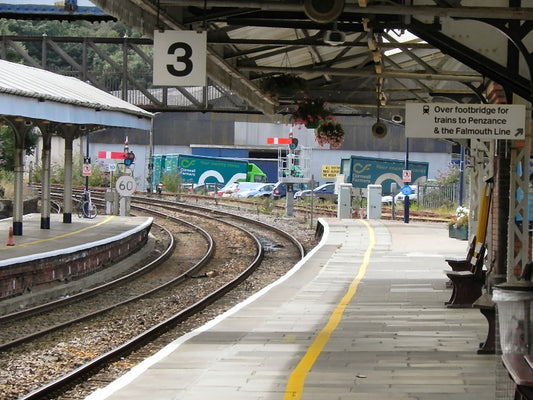 Photo 6x4 Truro Station Looking west along platform 3. c2010