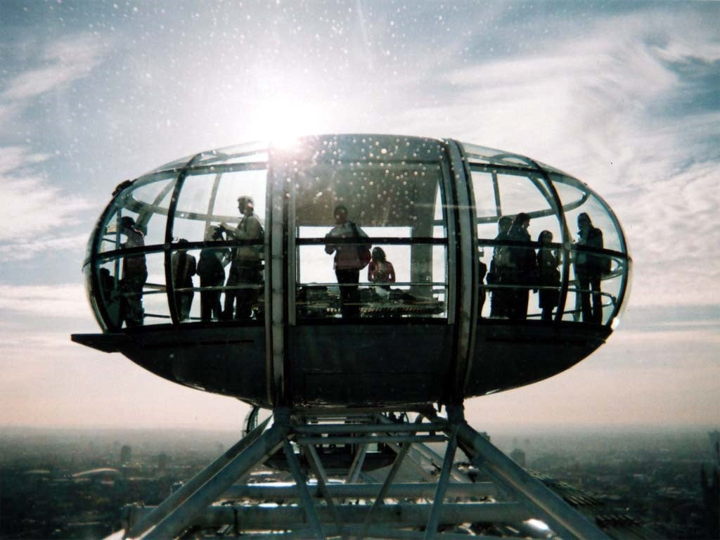 Photo 6x4 Capsule on the London Eye Westminster  c2007