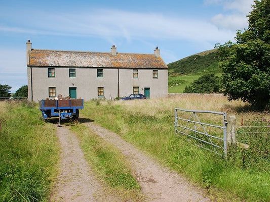 Photo 6x4 Mid Craigs Kilchenzie Apparently disused farm cottages. c2010