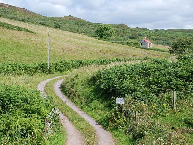 Photo 6x4 Cottage at Lower Ranachan Kilchenzie Looking up the farm access c2010