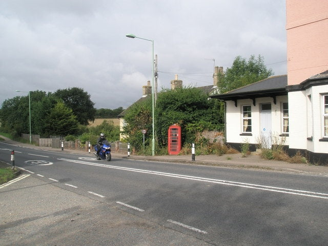 Photo 6x4 Phonebox on the A12 approaching Darsham Station  c2010