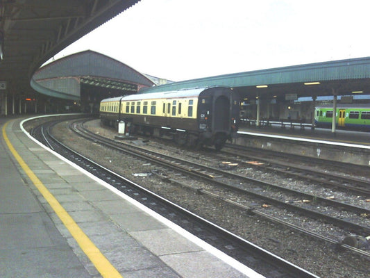 Photo 6x4 Temple Meads station Barton Hill\/ST6072 The coaching stock for c2010