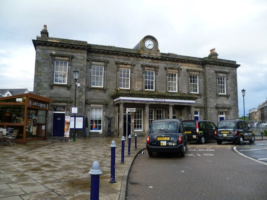 Photo 6x4 Haymarket Station Dean\/NT2474 Not much sign of a rush-hour her c2010