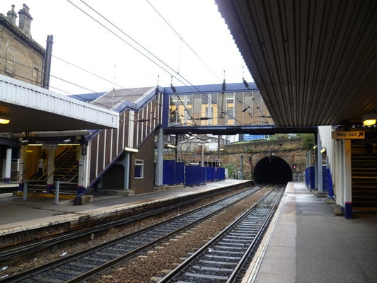 Photo 6x4 Haymarket Station from Platform 4 Dean\/NT2474 The 910-metres l c2010