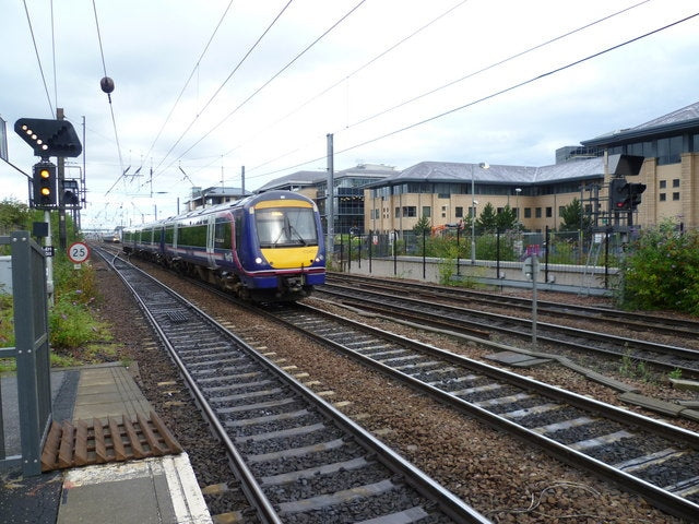 Photo 6x4 Train arriving at Haymarket Craigleith\/NT2374 The train is ent c2010