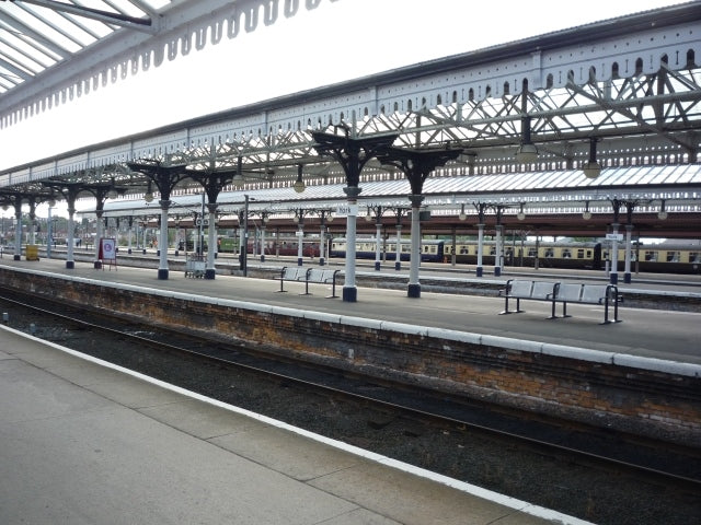 Photo 6x4 Tornado in York Station York\/SE5951 Tornado stands in platform c2010