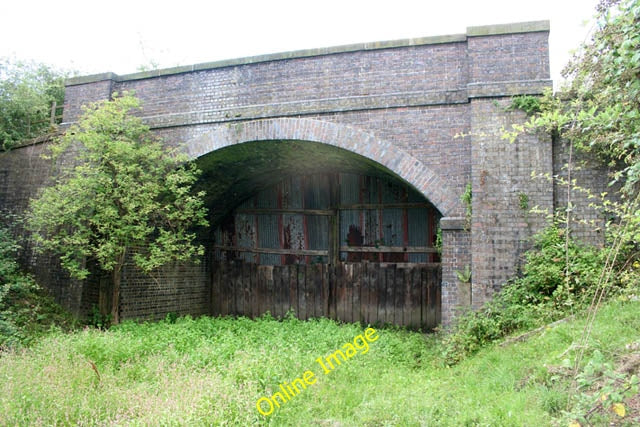 Photo 6x4 Old railway bridge Eastwell\/SK7728 The other side of the bridg c2010