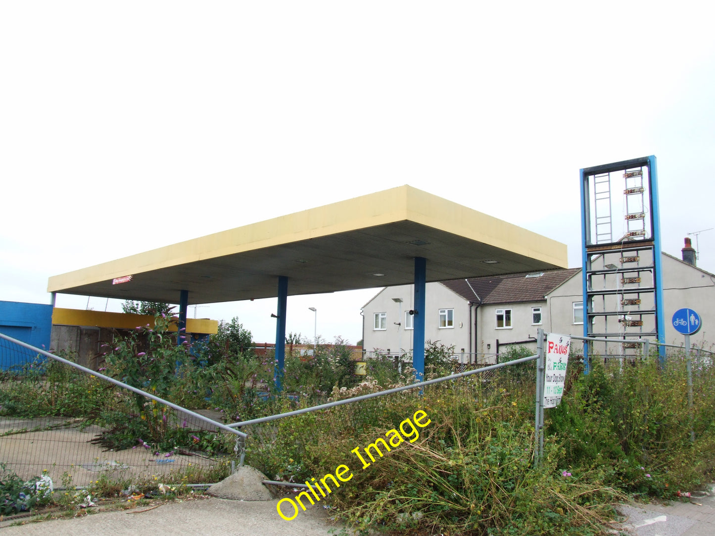 Photo 12x8 Rainham Mark Service Station Lower Twydall  c2010