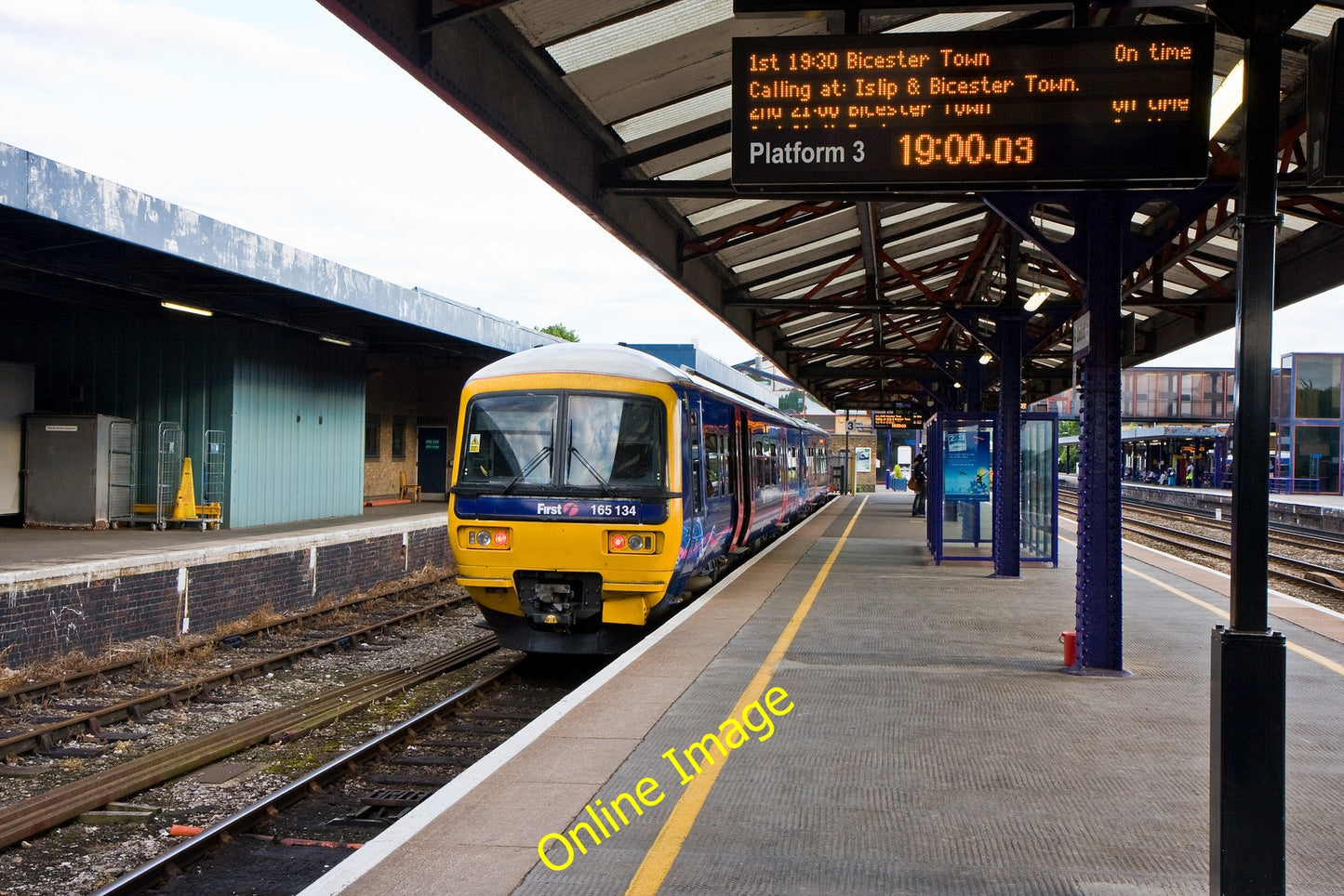 Photo 6x4 Oxford Station (Platform 3) Oxford\/SP5106 A two car class 165  c2010