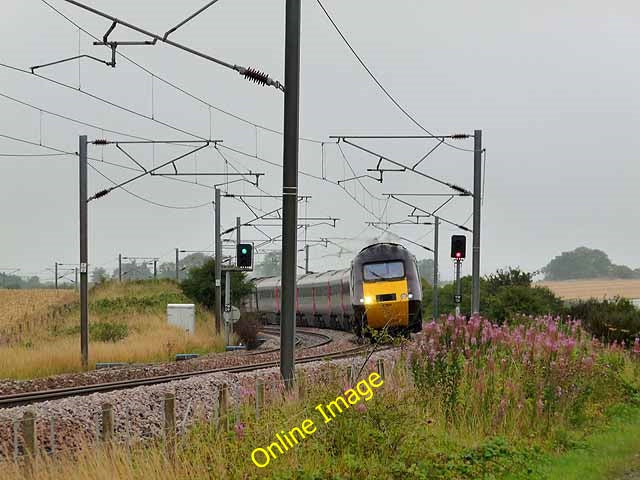 Photo 6x4 Up train at Fenham Hill level crossing Beal\/NU0642 &quot;Up&qu c2010