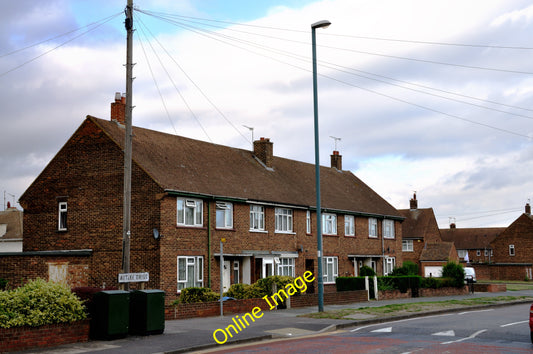 Photo 12x8 Attlee Drive - Temple Hill, Dartford New Town\/TQ5474 This post c2010