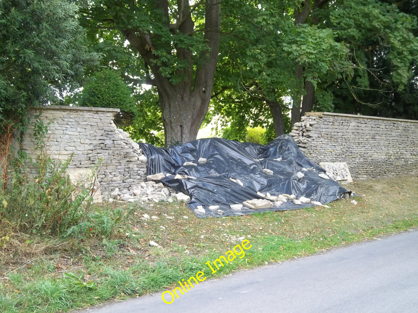 Photo 12x8 All fall down Sarsden The wall is around Haughton House. c2010