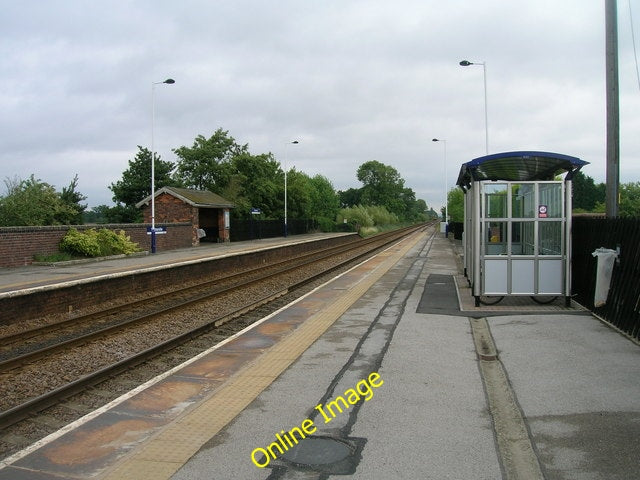 Photo 6x4 Saltmarshe railway station Laxton\/SE7925  c2010