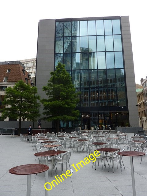 Photo 6x4 Looking for the Gherkin, No One to Ask..... London  c2010