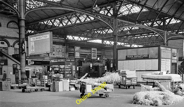 Photo 6x4 London Bridge Station, Central Section concourse View just insi c1963