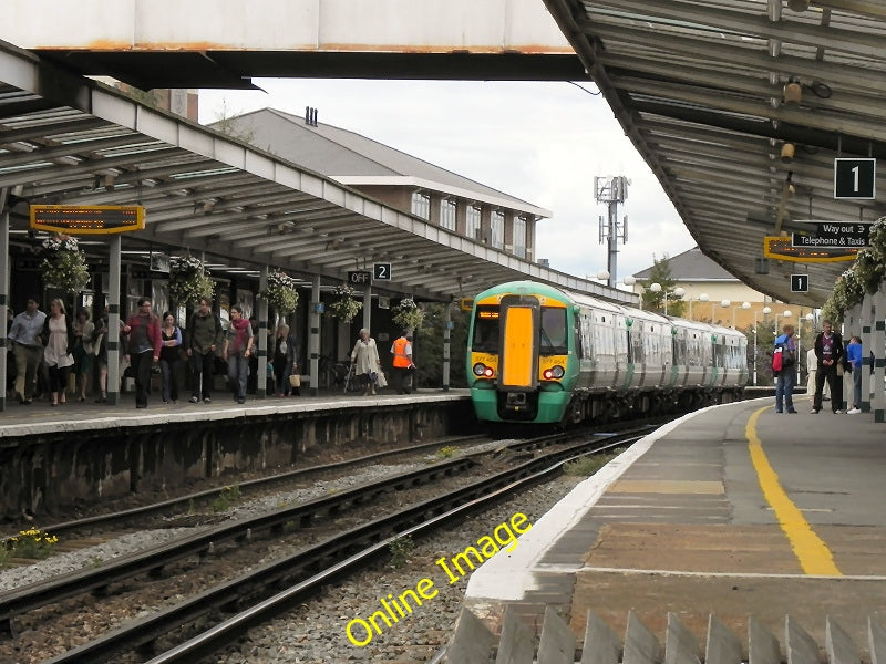 Photo 6x4 Chichester Station From the level crossing at the end of the pl c2010