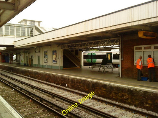 Photo 6x4 Horsham railway station Horsham\/TQ1731  c2010