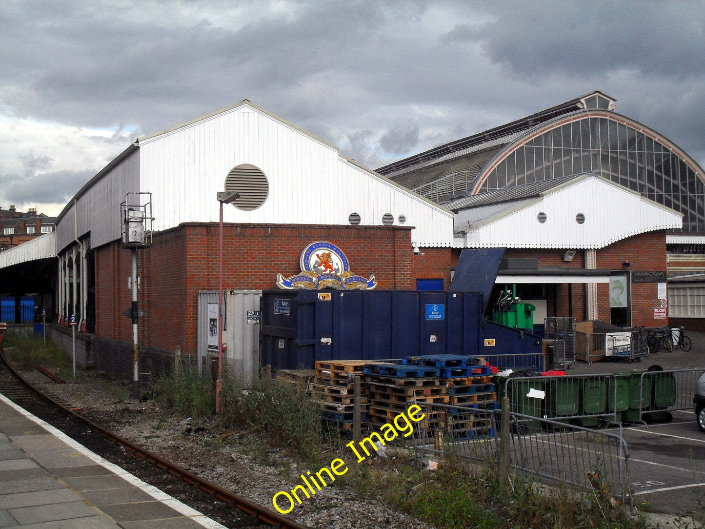 Photo 6x4 Windsor Royal Station Windsor\/SU9676 Oh, What! ANOTHER picture c2010