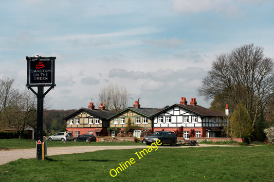 Photo 6x4 Houses Near The Sanctum Marlow\/SU8586 These three rather chale c2010