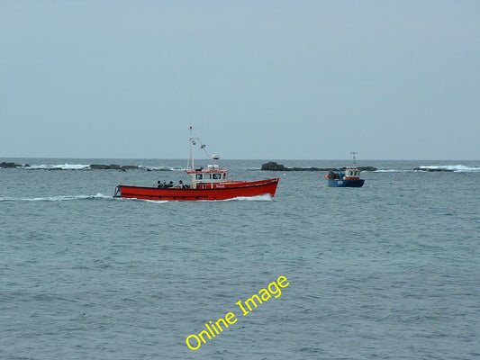 Photo 6x4 Fishing boats passing Boghachan M\u00c3\u00b2ra Kilnave Two fis c2002