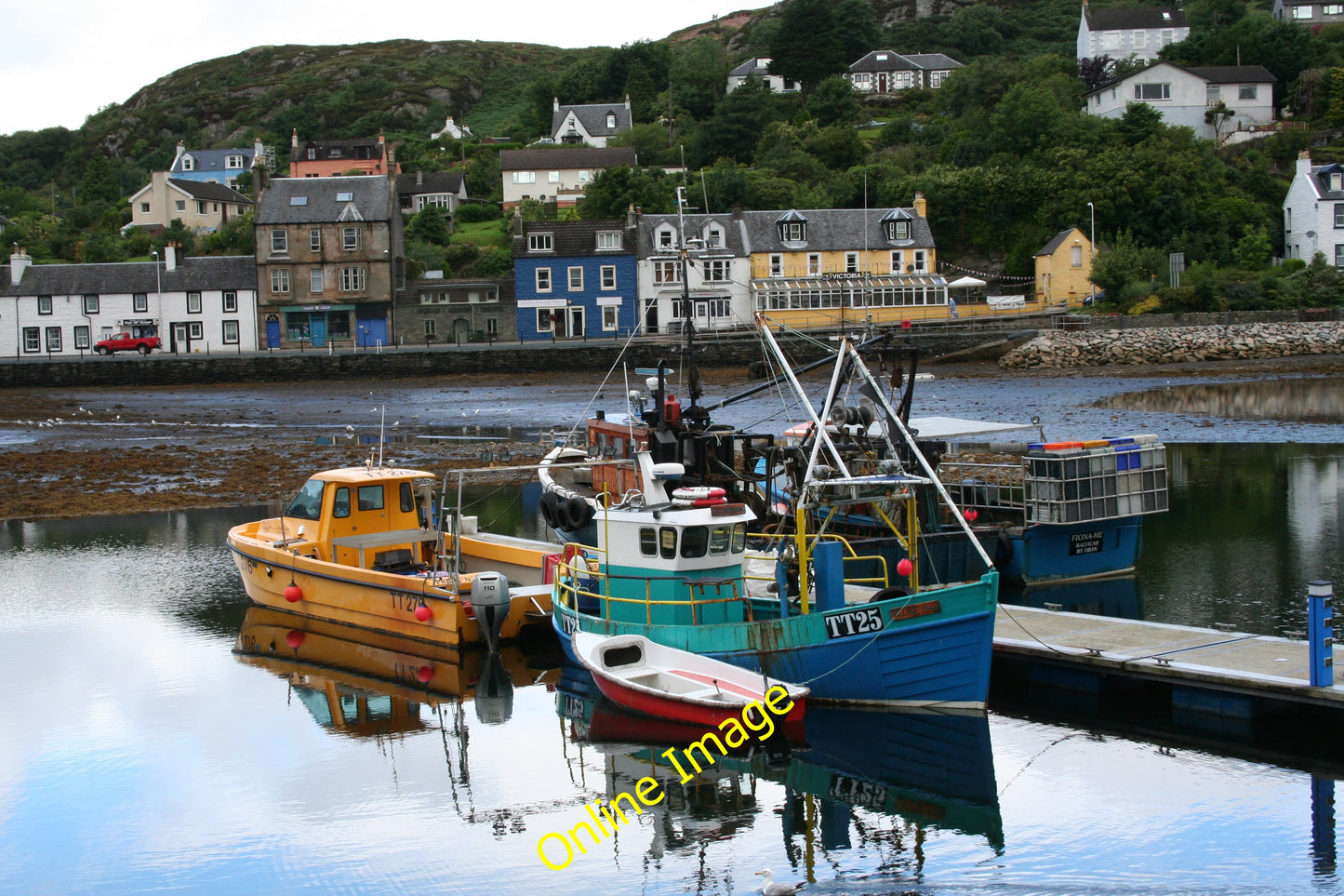 Photo 6x4 Tarbert Harbour Tarbert\/NR8668 Tarbert on the beautiful but re c2010