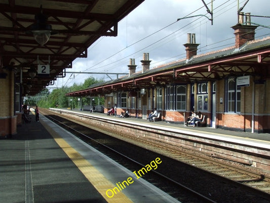 Photo 6x4 Dumbarton Central station Platforms 1 and 2 are on separate isl c2010