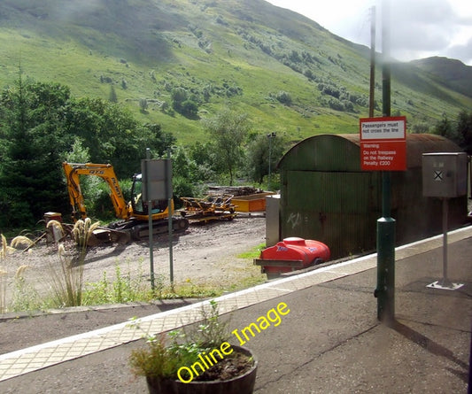 Photo 6x4 Arrochar and Tarbet station Tarbet\/NN3104 A small yard at the  c2010