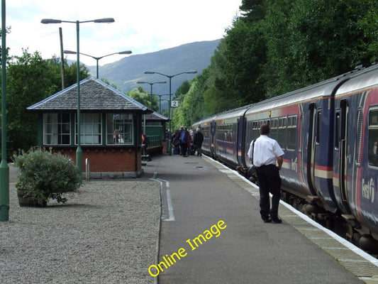 Photo 6x4 Arrochar and Tarbet station Tarbet\/NN3104 Saturday rush hour a c2010