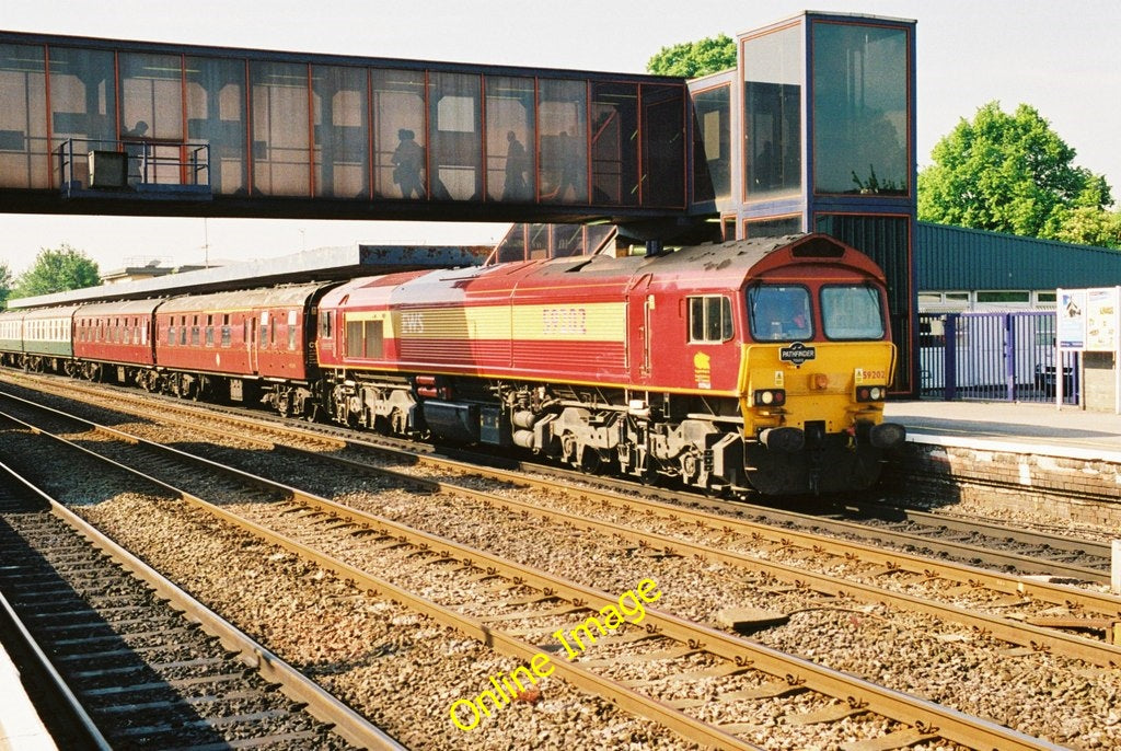 Photo 6x4 Four tracks and a train in Oxford Station Oxford\/SP5106 A char c2010