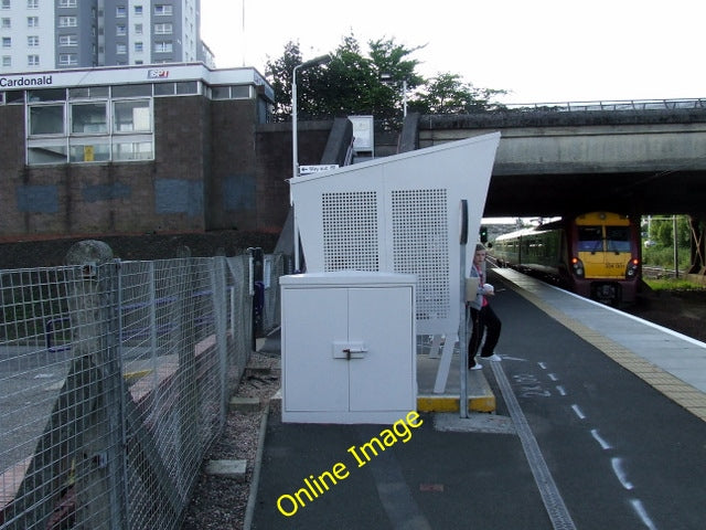 Photo 6x4 Cardonald railway station A gourock bound train has just depart c2010