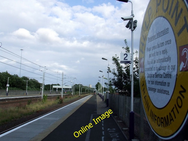 Photo 6x4 Cardonald railway station Looking east towards Glasgow. c2010