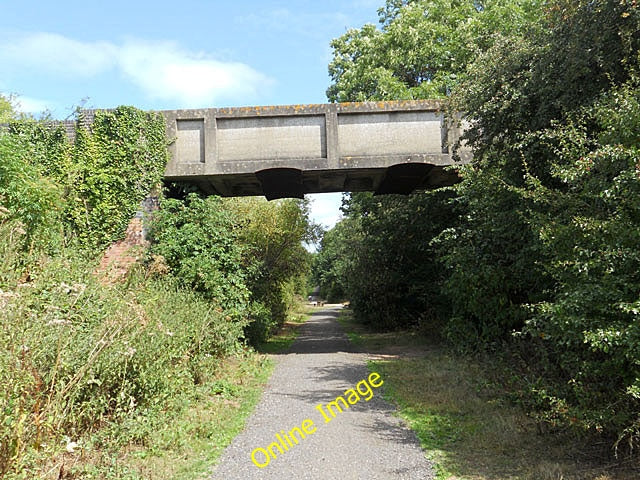 Photo 6x4 Ex-railway cutting & bridge on NCN 41 Offchurch  c2010