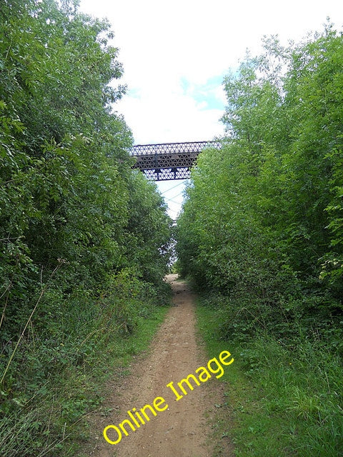 Photo 6x4 Hunningham high bridge from the ex-railway cutting Hunningham H c2010